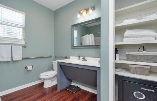 Summer Bliss 3BR Home, Walk to Beach Master Suite Sleeps 9 - Foto 34