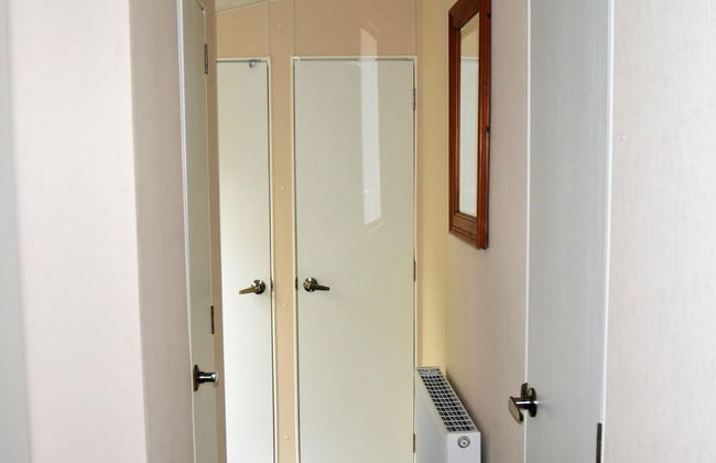 Cozy Chalet in Goedereede With Garden - Photo 1