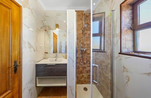 "Orange Tree Villa in Alvor - South - facing Family Villa with Private Poll" - Foto 10