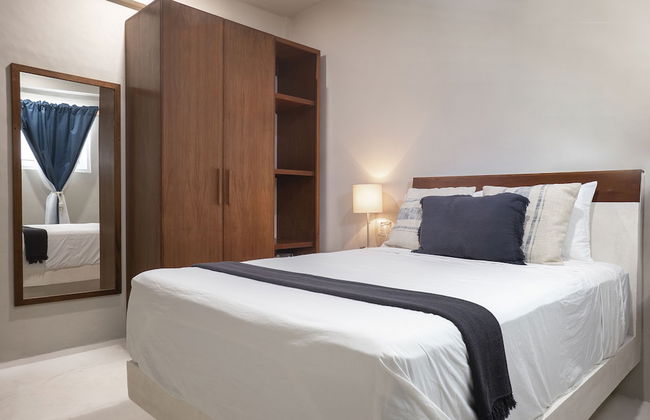 Three Bedroom Condo Steps From the Beach - Photo 5