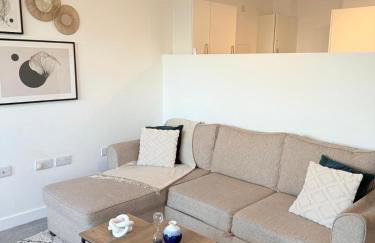 Modern 1-Bed Flat, Sleeps 4 - Photo 19