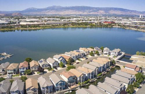 Marina Escape-Lake-Family-Fishing-Casino - Photo 14