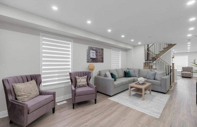 Beautiful House - On A Quiet Street - Photo 30