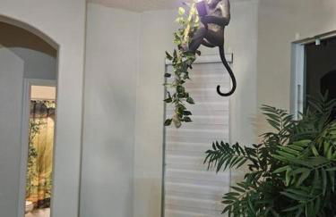 Maleficent's Disney's Jungle VR Retreat - Foto 21