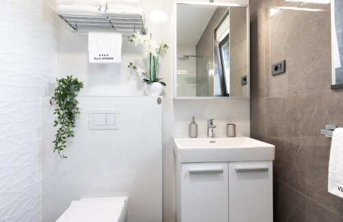 Villa Supernus II with Heated Pool - Photo 35