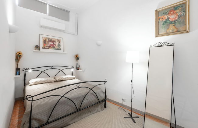 Lucca Old Town Apartment - Photo 11