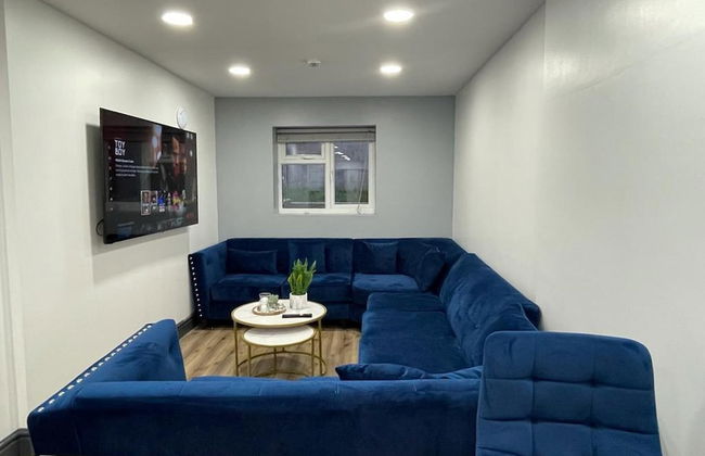 Lovely Homely Studio Available - Photo 9