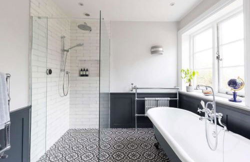 Country Retreat - Sleeps 14 - Large Garden - Photo 86