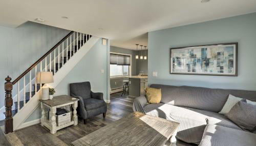 Pet-Friendly Revere Getaway, Steps from the T! - Foto 2