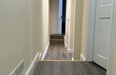 Newly Refurbished 2 Bedroom Flat New Southgate London N11 - Foto 11