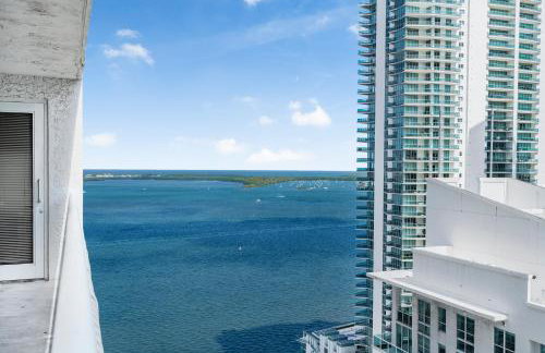 Fantastic 2BR Condo on 31st Floor Free Parking - Photo 2