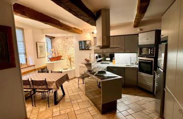 L'élégante - maison de ville avec bains à remous - parking inclus - Foto 7