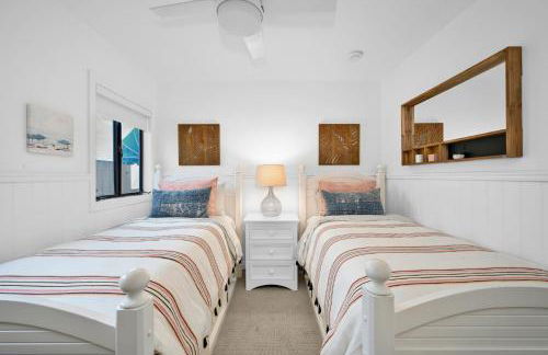 4 bedroom Home in Quiet Neighborhood near Beach - Photo 29