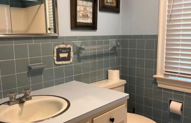 Vaux Hall Manor - 5BR Historic Farmhouse on Bay - Foto 38