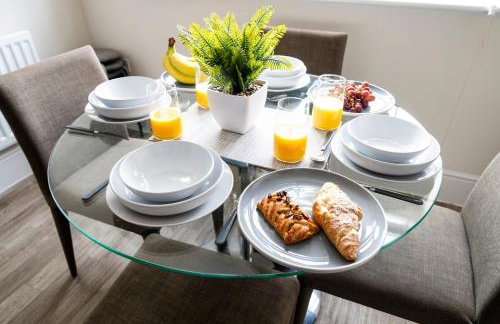 LUX Contractor & Family Haven - Parks x2, Sleeps 9 - Foto 53