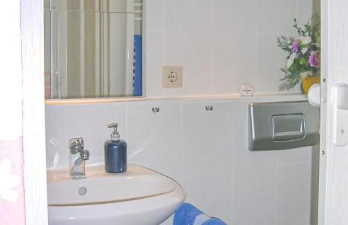 Nice Home In Aue-Bad Schlema Ot - Foto 9