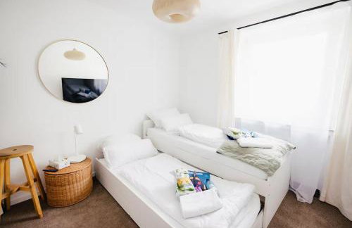 Bahnhofsnahe 9 Zimmer 200QM PS5 für Familien & Firmen - Foto 23