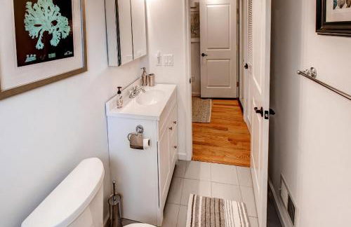 Recently Renovated LBI Apt with Deck on Beach Block! - Foto 18