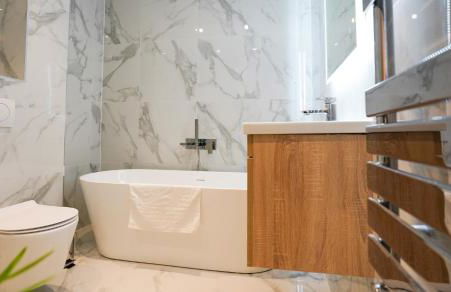 Moonlight Lodge - 4 bedroom Barn with Hot Tub! - Foto 44