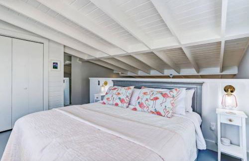 Flamingo Loft - Charming Oceanfront Loft - Multiple Decks - Private Beach Access - Foto 11