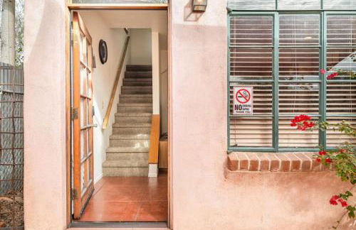 Vibrant 2BR DT Living, Stylish & Serene Stay - Foto 14