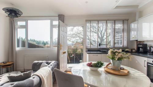 Stillness Cottage - Secluded Hut with a Private Hot Tub - Foto 1, dishwasher