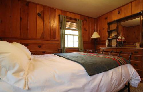 Ahwahnee-be Vintage Cabin - Walk to town! - Foto 3