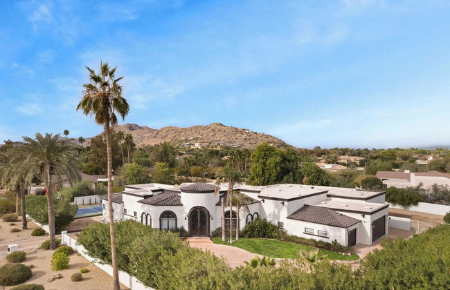 Sleeps 19, 7bdr Estate! Sports Court, Putting Green, Pool Farrier by Avantstay - Foto 48