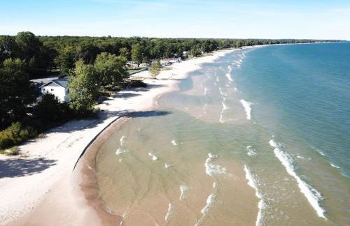 Beach Club of Oscoda - The Lakeshore Cottage - Foto 7