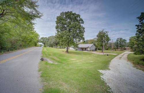 Cozy Checotah Retreat with Deck Near Eufaula Lake - Foto 31