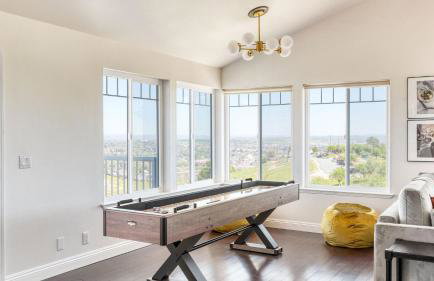 Stunning Escape • Hot Tub Panoramic View Prime Location Hilltop by AvantStay - Photo 3