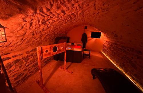 L'Alcôve Secrète Suite médiévale avec Spa - Foto 28