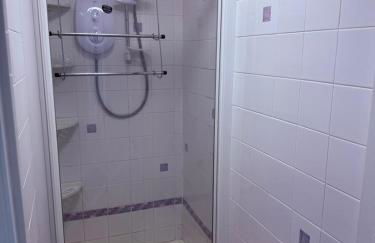 Cliff top chalet with stunning ocean views - Photo 2