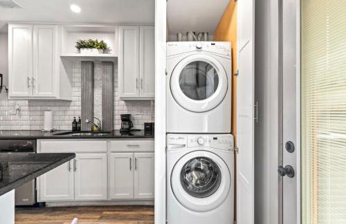 Ladybird Pink Palace SoCo Dream Townhome! - Foto 11