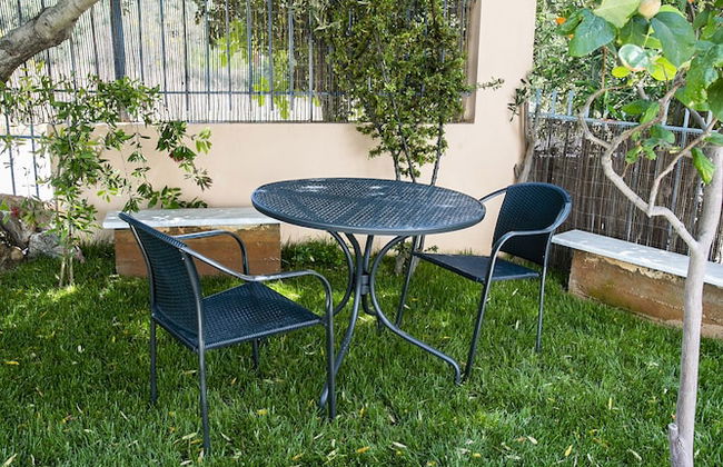 Garden House in Anavyssos - Photo 15