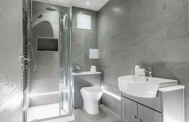 Stunning 2-bed Apartment in Camberley - Foto 27