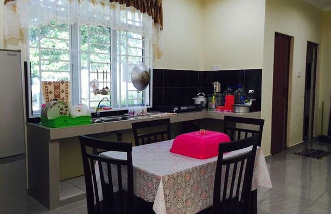 D'Pantai Homestay Kuala Sg. Baru - Photo 8