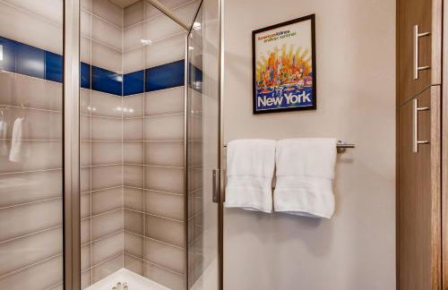 Elegant Townhome Near Old Town, Breweries and River! - Foto 42