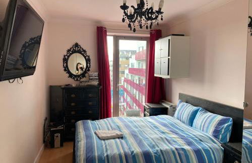 2 Bed Flat with Balcony - Zone 1 Central London - Foto 2
