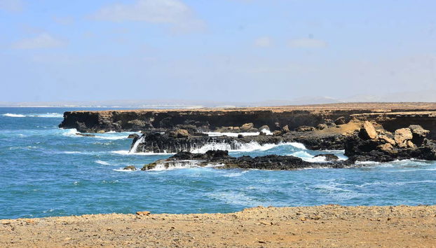 Travel to the western coast of Boa Vista