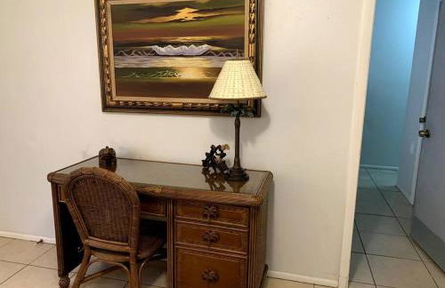 Professor Rousseau's Tiki Hideaway - Foto 17