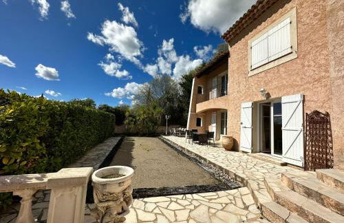 Rez de villa , beau jardin avec piscine - Foto 8