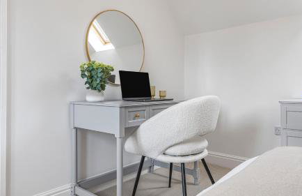 Brand New Luxury Cottage - Garden - Private Parking - Netflix - Coffee Station - Work Desk - Foto 20