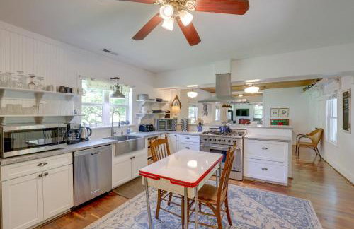 Hot Tub Soaks and Fireside Nights! Marshall Cottage - Foto 11