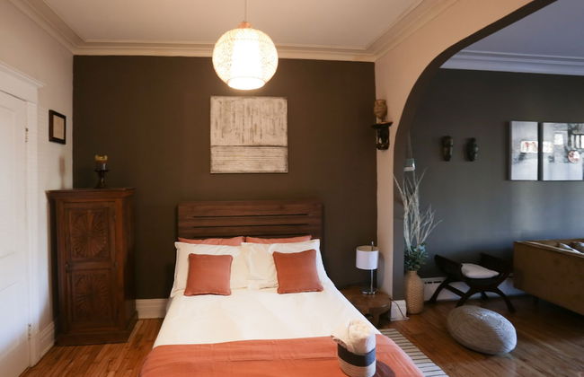 The Authentic and Charming Montrealer - Foto 4