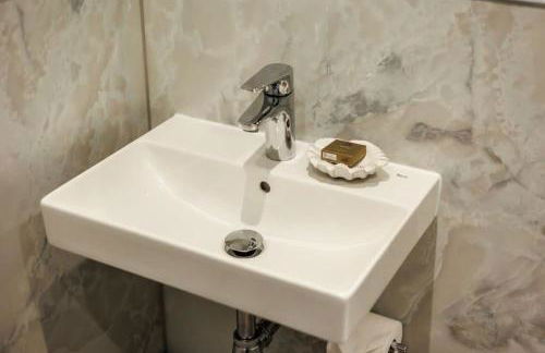 Spinnaker House-with Tesla Electric Charging Point - Photo 31