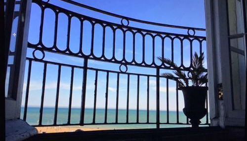 Moray Hastings - Photo 2