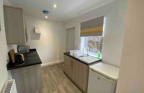 Cozy Self-Contained Suite with Own Entrance - Foto 17