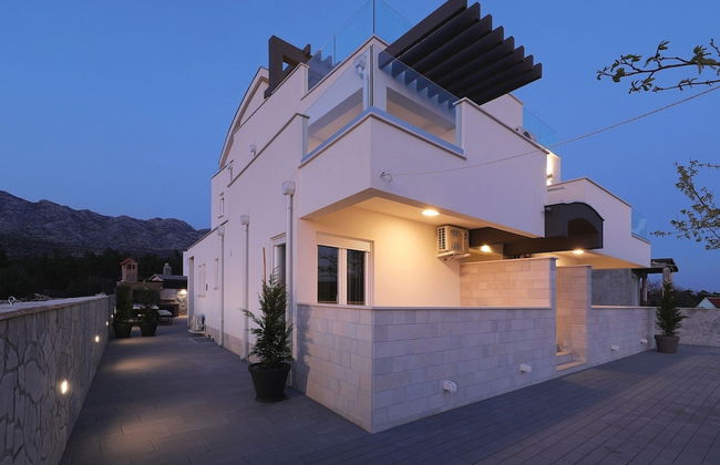 Serene Villa in Seline With Private Swimming Pool - Photo 1