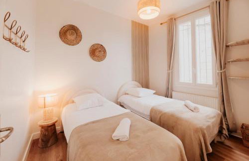 Spacious 5-Bedroom Home with Terrace, Air Conditioning and Parking - Photo 7